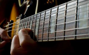 מיתרים לגיטרה חשמלית